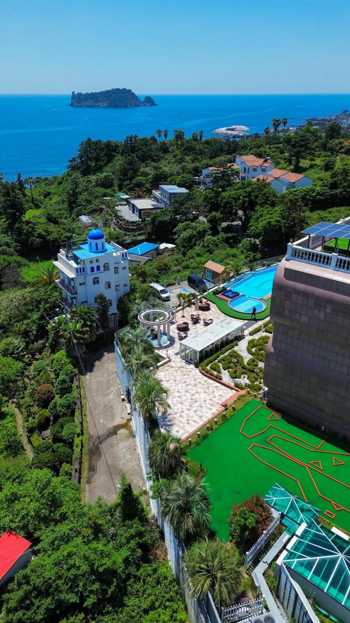 Goldone Hotel & Suites Seogwipo Exterior photo